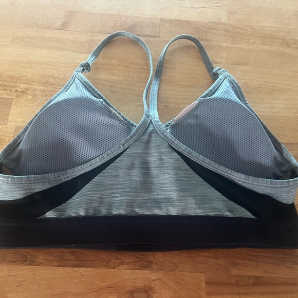 Nike dri fit sports bra size medium - Picture 3 of 5